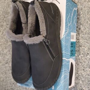 Size 10 JSPORT slip on shoes